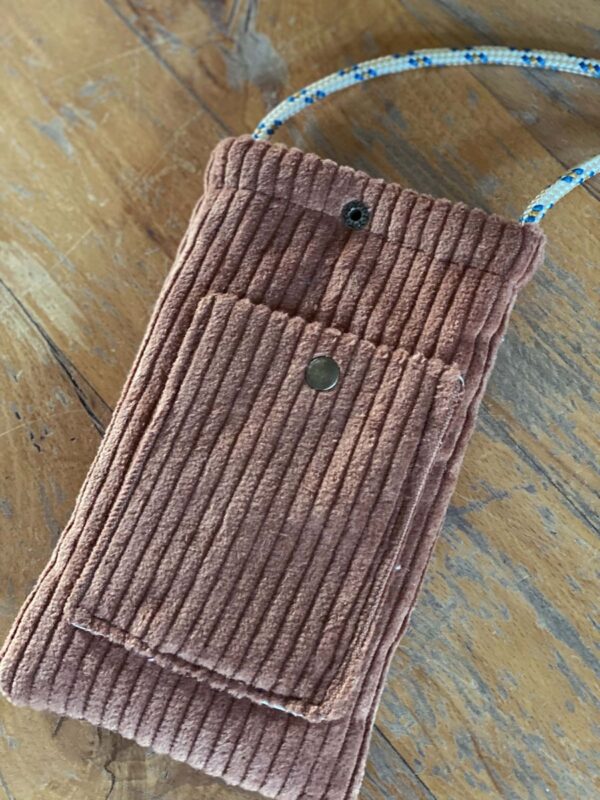 Pochette téléphone Velours Noisette – Image 3
