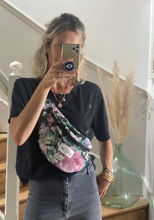 Sac Banane upcycling Fleurs ( différentes tailles) – Image 2