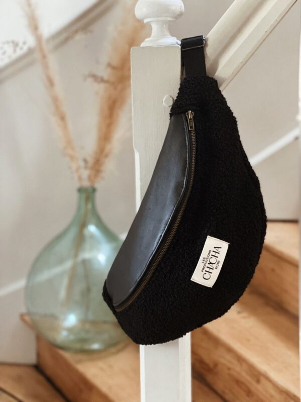 Sac Banane cuir et moumoute noire